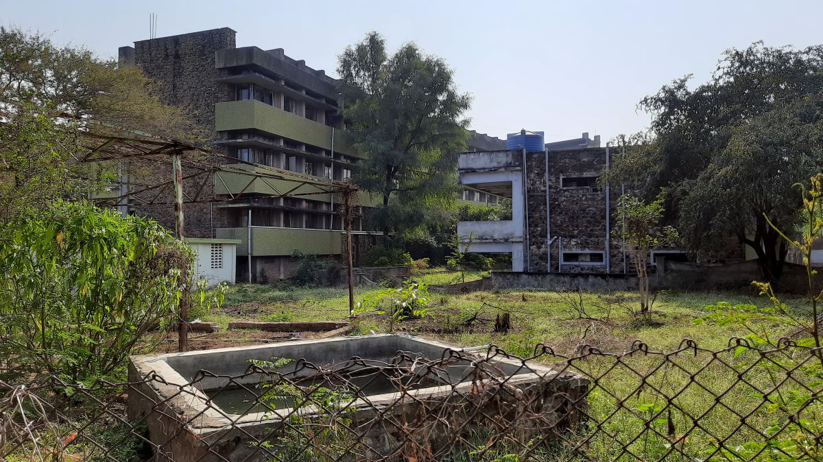 College Building — View 5